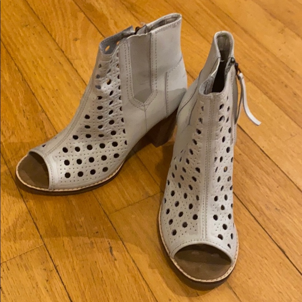 Toms booties